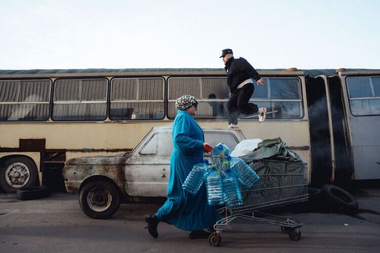 «Відповідь на негатив»: співак із Луцька MONATIK перетворив хейт на пісню