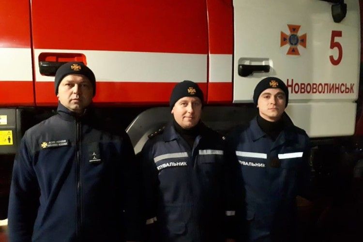 У Нововолинську пожежники врятували молоду жінку з півторамісячною дитиною (фото)