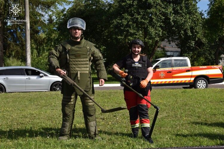 Розміновували і накладали турнікет: як волинські сапери та медики вчили один одного