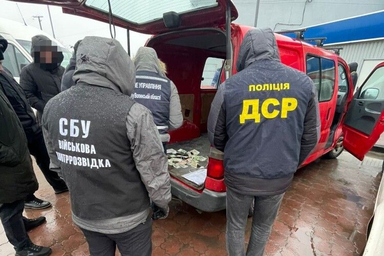 На Волині спритники ввозили авто під виглядом гуманітарної допомоги для ЗСУ