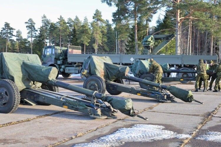 Україна отримала від Естонії гаубиці та протитанкові міни