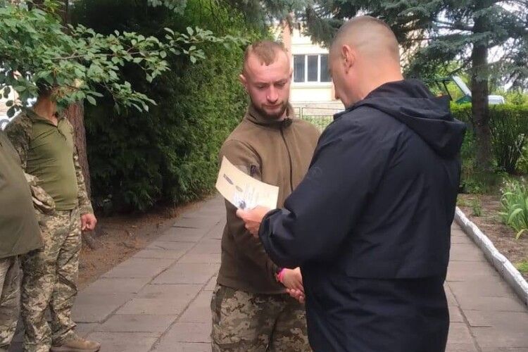 Лейтенант з Волині отримав відзнаку Міноборони «За поранення»