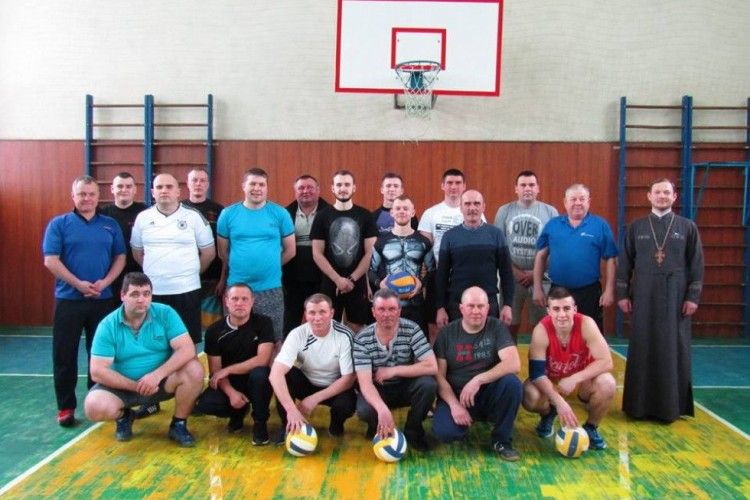 Пульмо чи полісмени: хто кого «побив» у волейболі?