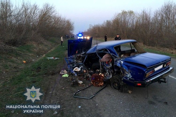 На Рівненщині в жахливій аварії загинув водій «Жигулів»