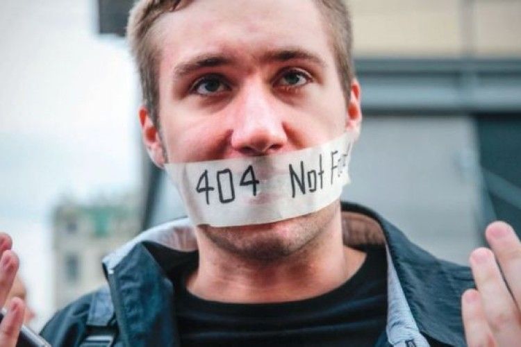 Україна - серед країн, що обмежили онлайн-свободу