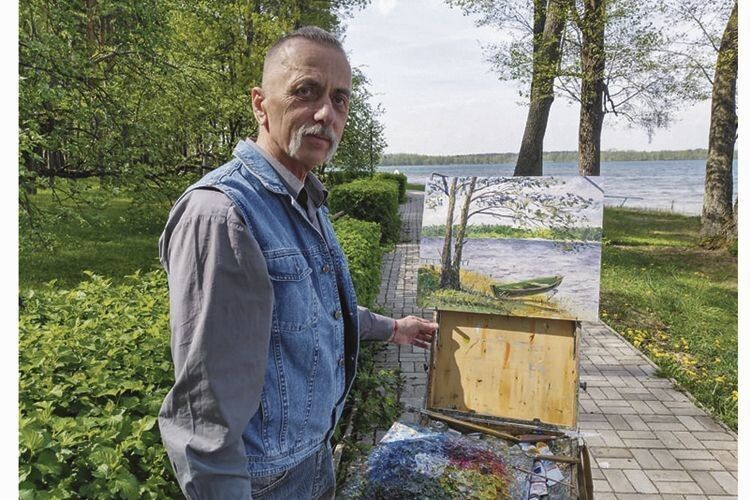 Митець із Вовчицька написав тисячі картин і посадив десятки гектарів лісу