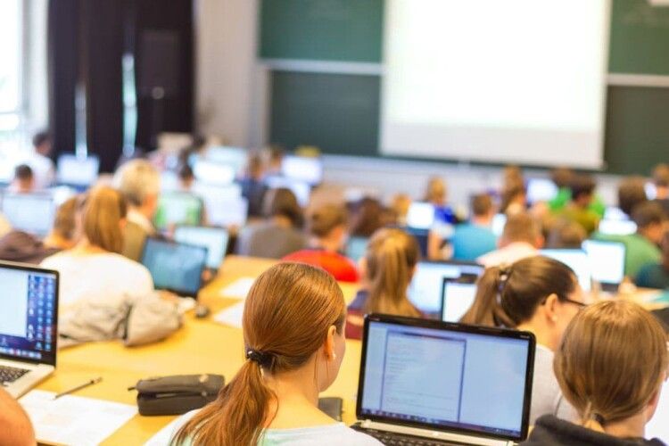 Частину студентів можуть перевести на бюджет