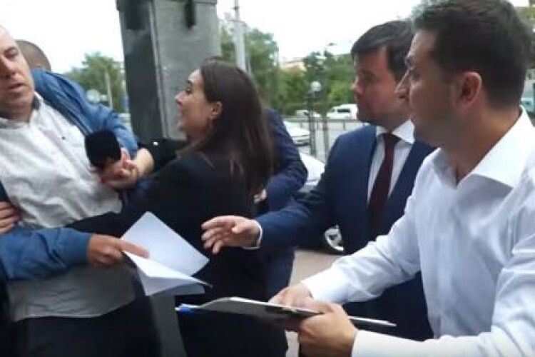 Спілка журналістів закликала вибачитися одіозного прес-секретаря Зеленського Юлію Мендель
