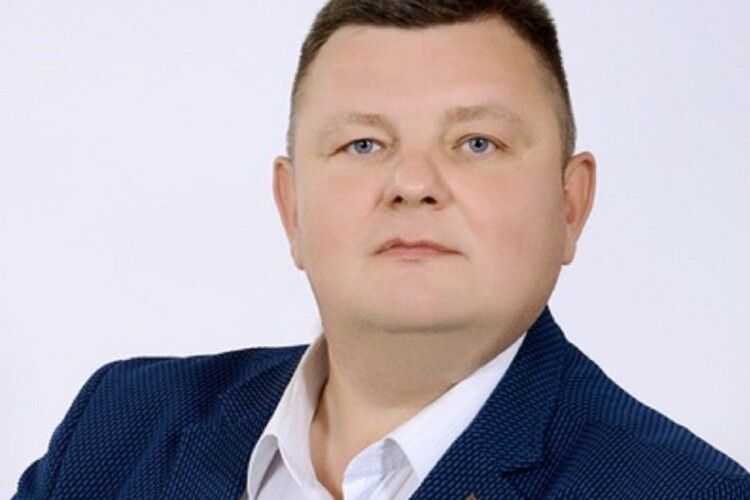 Виписував премії дружині та матері: у Луцькому районі судили директора школи