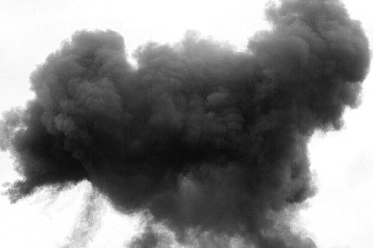 Внаслідок обстрілу у Львові горить промисловий об‘єкт, де зберігається паливо