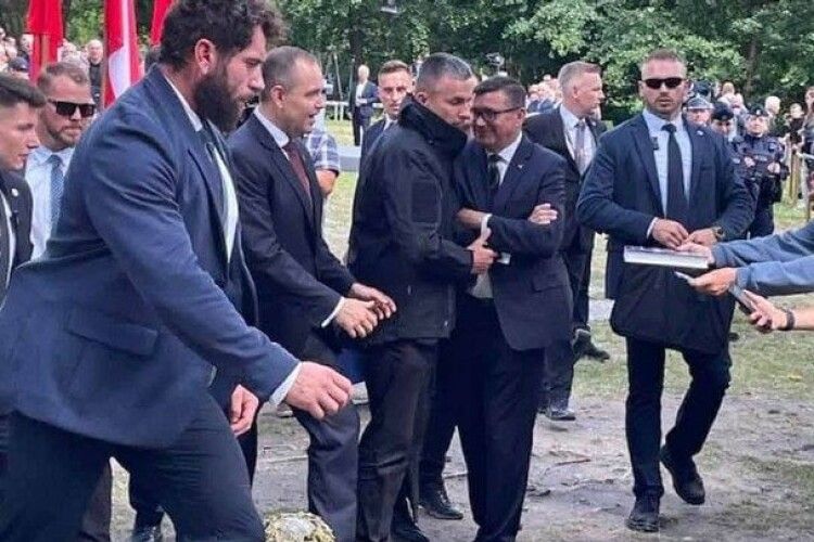 Навроцький вшанував жертв «Волині» в українському селі, звідки депортували всіх людей