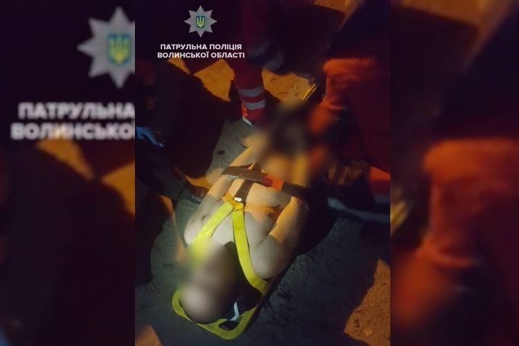 Ковельські патрульні вгамували голого чоловіка