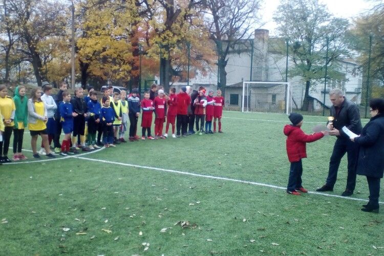 Юні волинянки із Мирного показали, як треба забивати голи