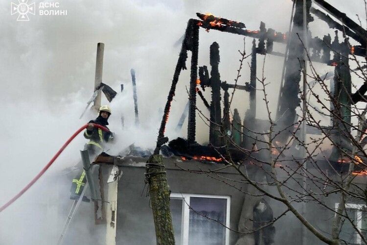 Чому три бригади рятувальників мчали у мальовниче село на Поліссі?