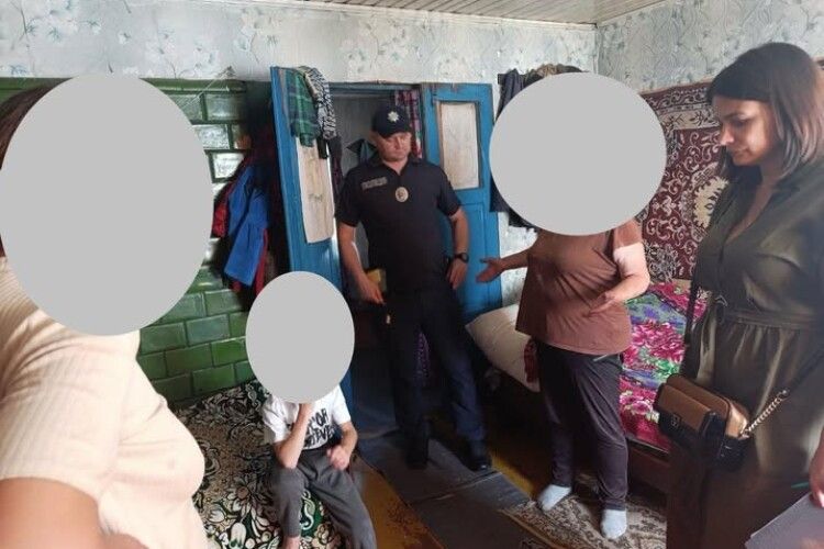 На Волині матір оштрафували за пияцтво й неналежне виконання батьківських обов’язків