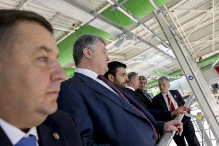 Президент Порошенко в Туреччині придивлявся до безпілотників