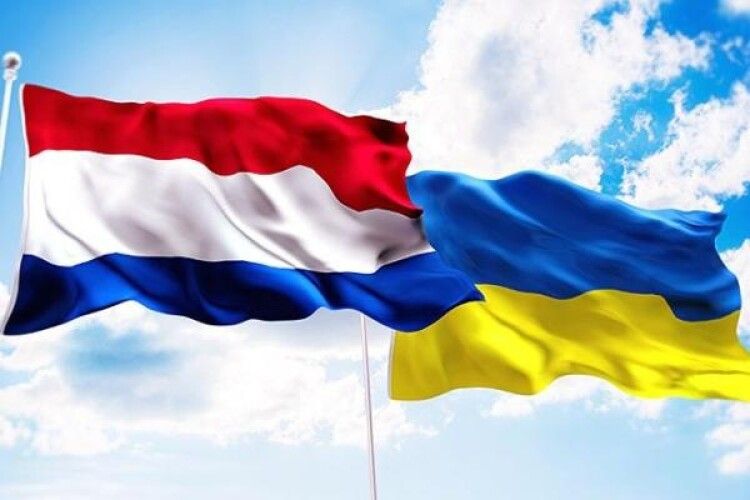 Нідерланди відправлять українцям 100 снайперських гвинтівок та 30 тисяч патронів