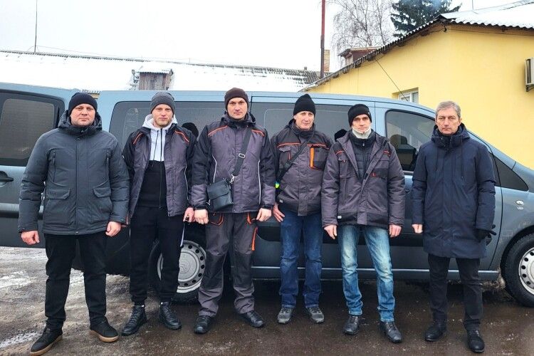 Бригада волинських комунальників вирушили у Київ відновлювати тепло після обстрілів