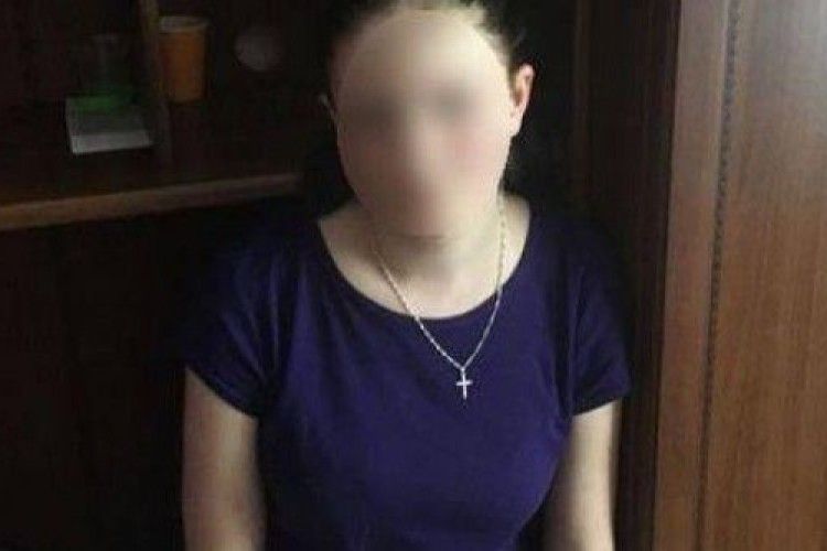 20-річна сирота хотіла продати через інтернет свою дитину
