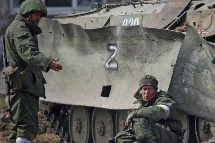 «Ізюм ґаріт, всьо вакруг ґаріт»: окупант признався дружині, що йому не надто подобається в Україні (Аудіо)