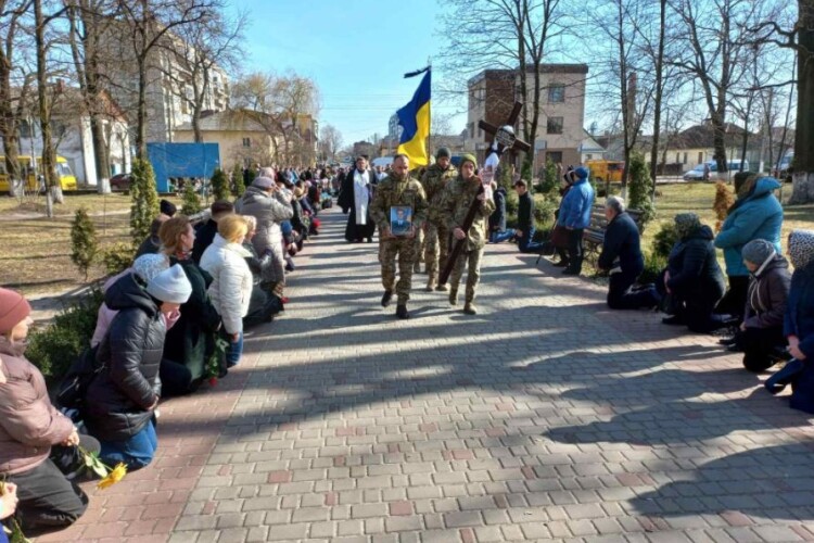 На Рівненщині попрощалися із полеглим захисником України (Фото)