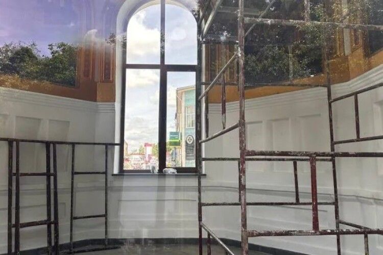 Історичну каплицю на Волині прихильники упц мп залишили з «голими стінами»