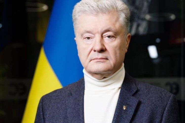 Порошенко: треба негайно виправляти помилки непрофесійних переговорників на американському треку