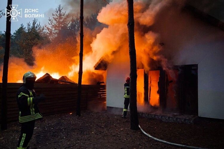 У селі на Волині серед ночі горів магазин