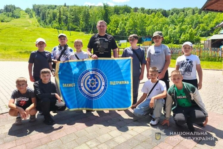 Діти волинських поліцейських поїхали оздоровлюватись у Карпати