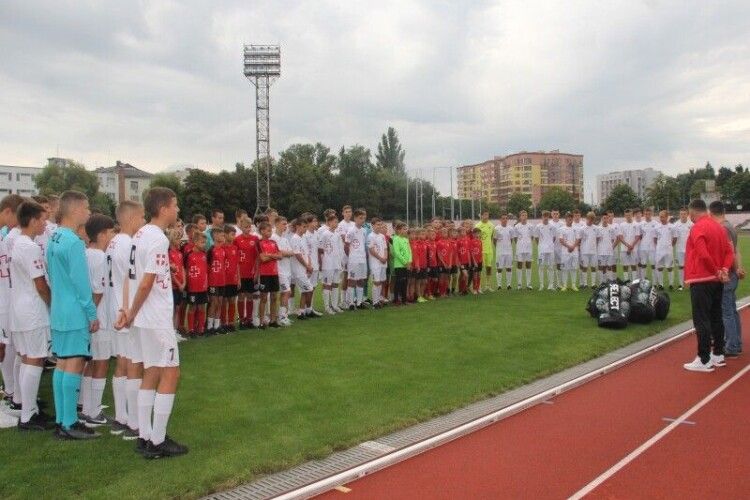 У Луцьку юних спортсменів заохотили м’ячами і велосипедами