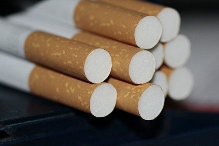 На Волині  жінку оштрафували на 6800 гривень за продаж пачки цигарок