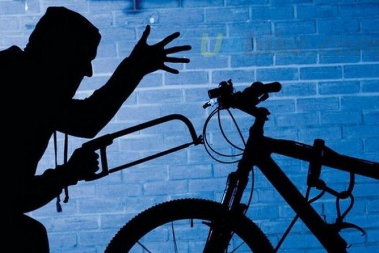 У Рожищі чоловік викрав велосипед із під’їзду