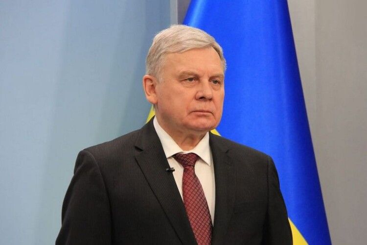 Народні депутати звільнили міністра оборони