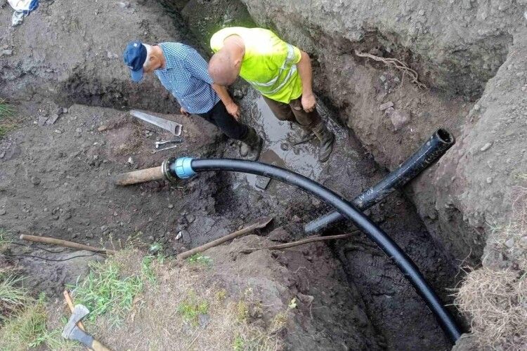 У колишньому райцентрі на Волині нарешті полагодили труби