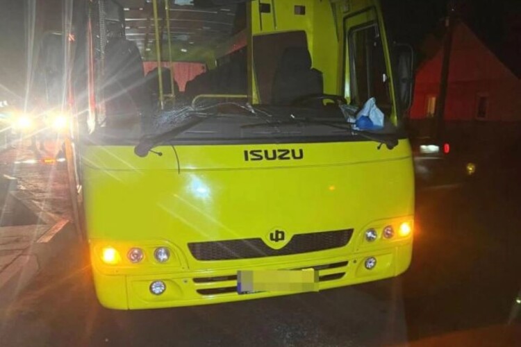 На Рівненщині шкільний автобус на смерть збив пішохода