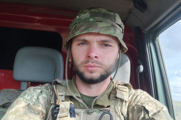 Замість води – листя, замість укриття – стовбур дерева: як прикордонник з Волині вижив під обстрілами