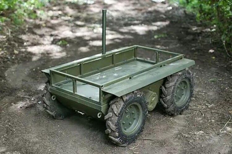 Громада на Волині передала на фронт крутого робота