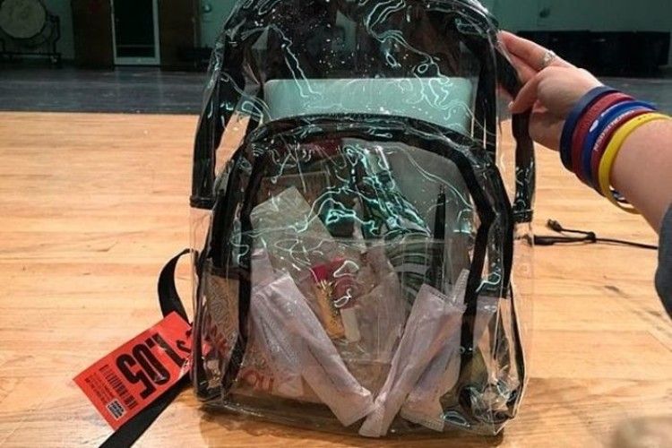 Тепер до школи з прозорим рюкзаком