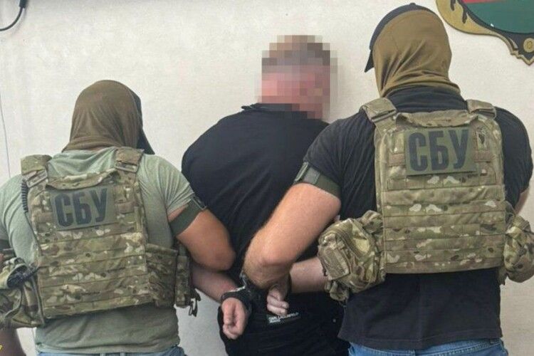 Намагався відібрати базу відпочинку: меру Білгород-Дністровського оголосили про підозру