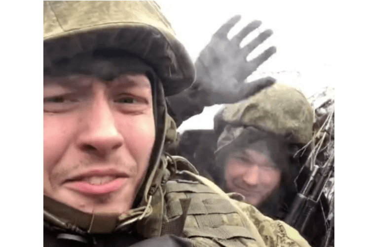 «Вони унітази забирали. Унітази!»: російські солдати продовжуть шокувати дикунством (Відео)