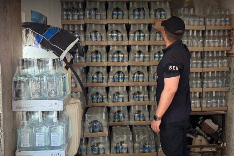«Волонтери» штампували елітний алкоголь по всій Україні, зокрема і на Волині