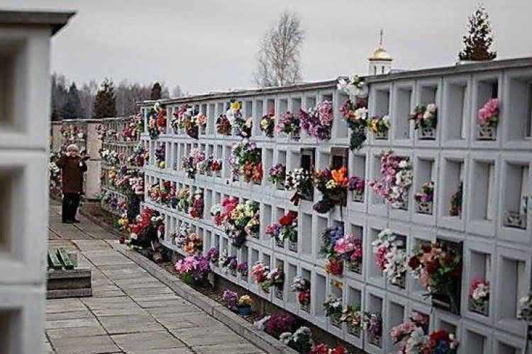 Кабмін вирішив, що в Україні занадто кладовищ і пропонує замінити їх колумбаріями