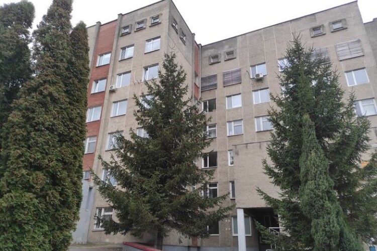 У ковідному шпиталі в Боголюбах - наплив хворих