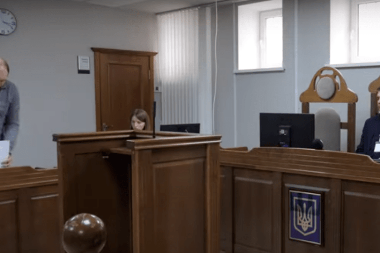 Задушив діда і сказав, що йому стало зле: у Луцьку судять 31-річного пацієнта реабілітаційного центру