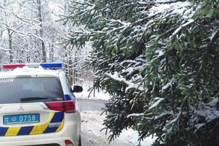 Рівненські патрульні закликали краян відсвяткувати з розумом