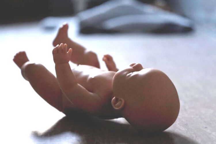 Викинула немовля у відро з помиями: за вбивство дитини мати отримала два роки в'язниці