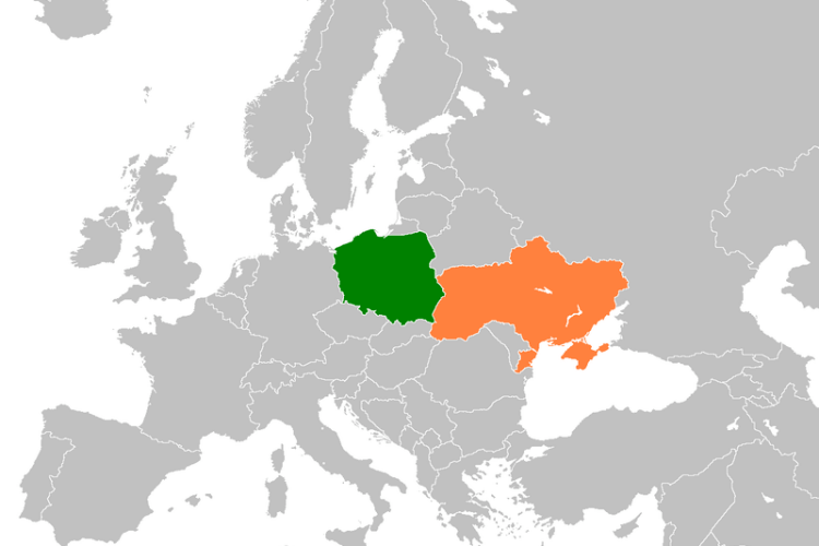 У Польщі українські біженці отримають доступ до безкоштовної медицини і фінансову допомогу. Яку?