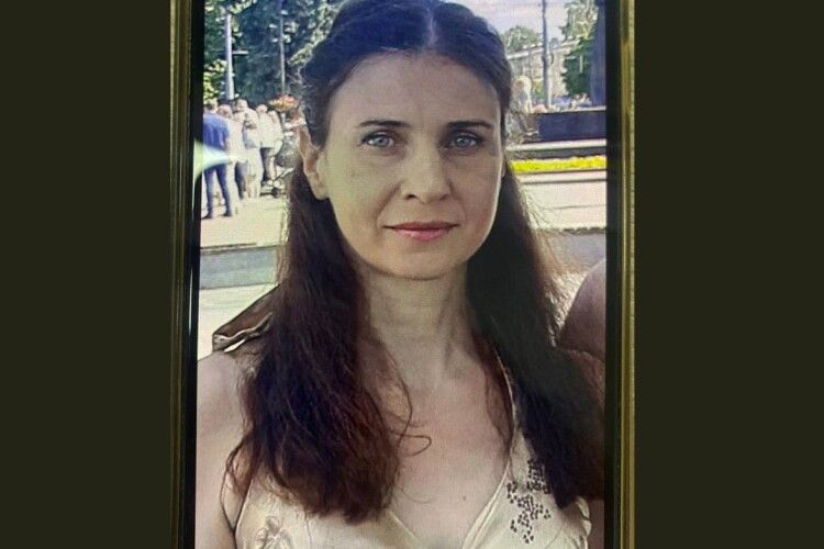 Пішла з дому та не повернулася: поліцейські розшукують 45-річну лучанку 