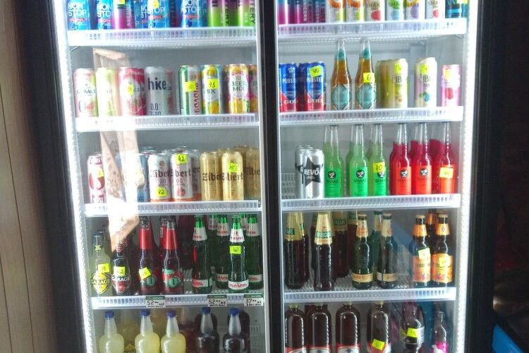 Підприємець у Луцькому районі продавав алкоголь без ліцензії
