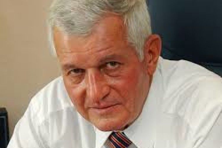 Помер колишній міністр оборони України Валерій Шмаров